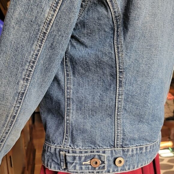 Gap Women’s small Denim Jean Jacket - Picture 4 of 10